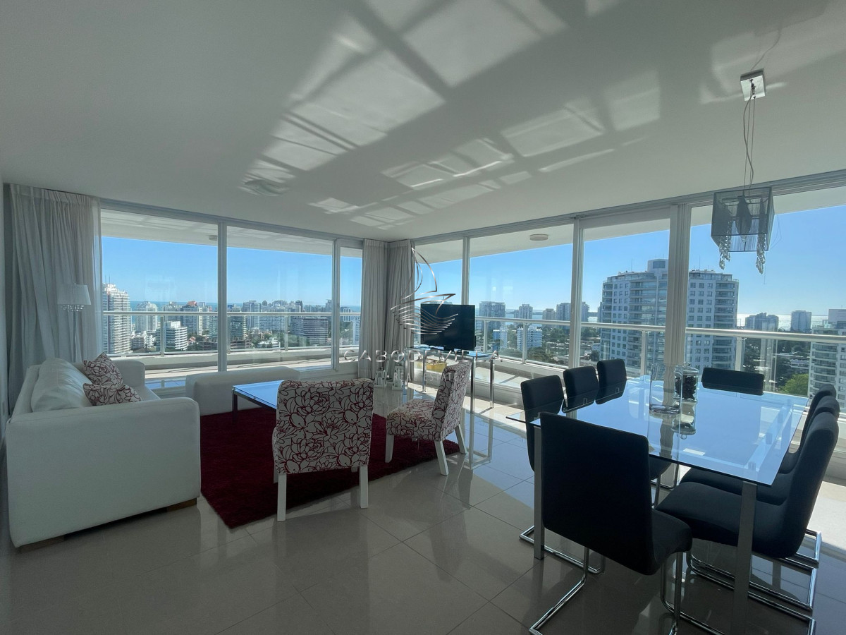 Apartamento ID.198 - Departamento de 3 dormitorios más dependencia Roosevelt Punta del Este 