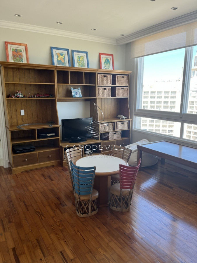 Apartamento ID.133 - En venta Penthouse de 6 dormitorios Playa Mansa 