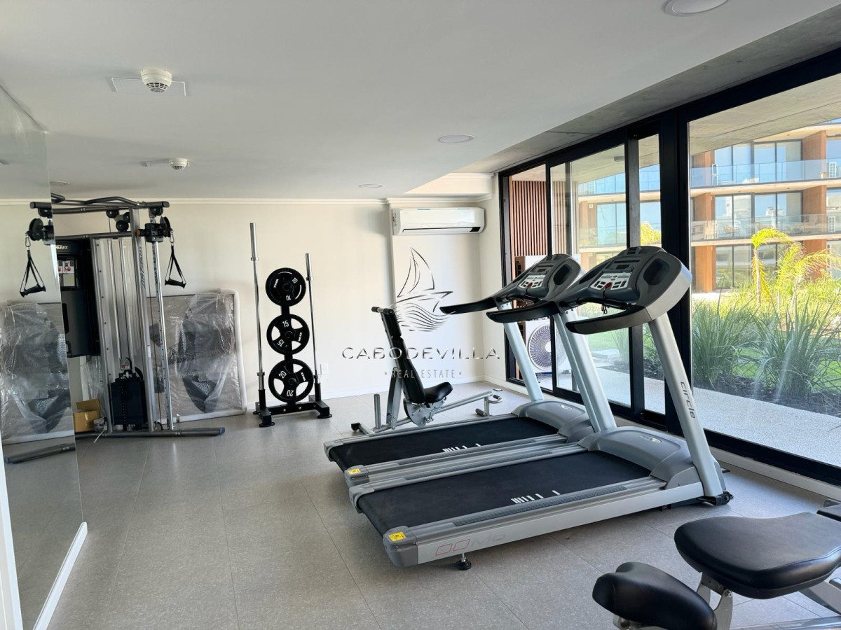 Apartamento ID.670 - Alquiler anual apartamento de 2 dormitorios y 2 baños Punta del Este 