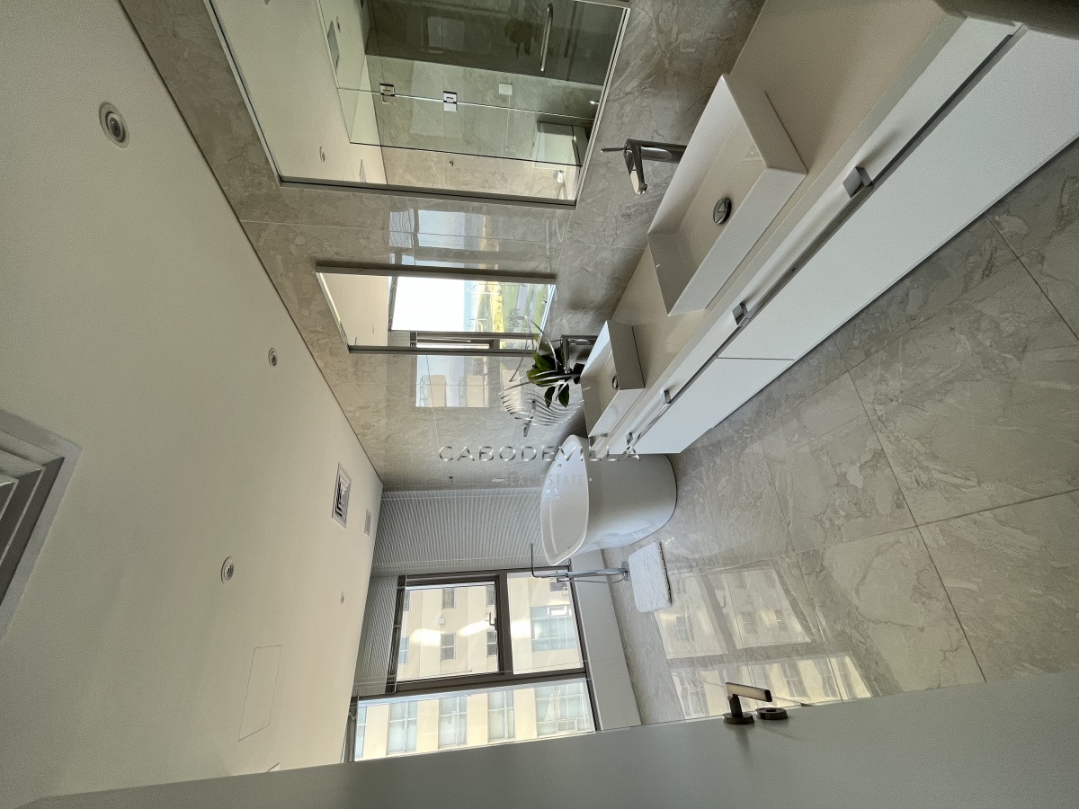 Apartamento ID.272 - En venta apartamento de 3 dormitorios mas dependencia 