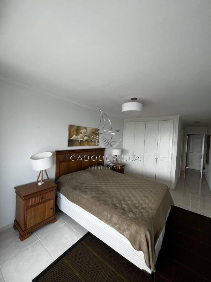 Apartamento ID.134 - En alquiler apartamento de 3 dormitorios y 4 baños en parada 4 de playa mansa 