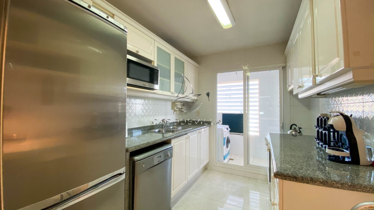 Apartamento ID.249 - En alquiler apartamento de 3 dormitorios más dependencia de servicio parada 5 de Playa Mansa Punta del Este 