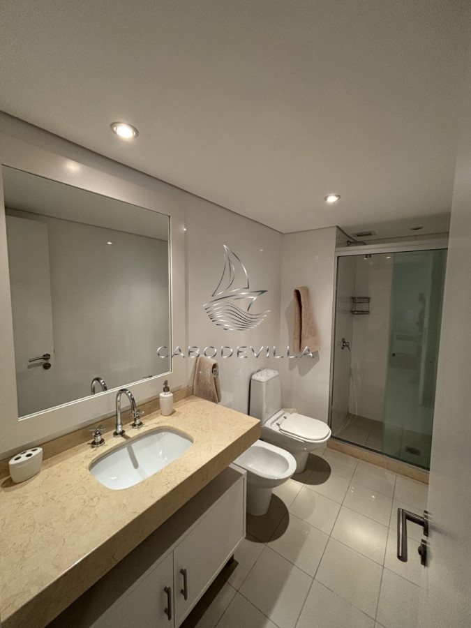 Apartamento ID.429 - En alquiler anual departamento de 3 dormitorios más dependencia de servicio 