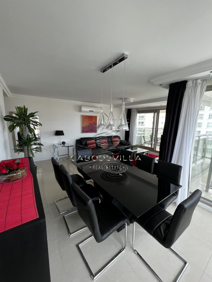Apartamento ID.202 - En alquiler apartamento de 2 dormitorios 2 baños en parada 1 de Playa Brava 