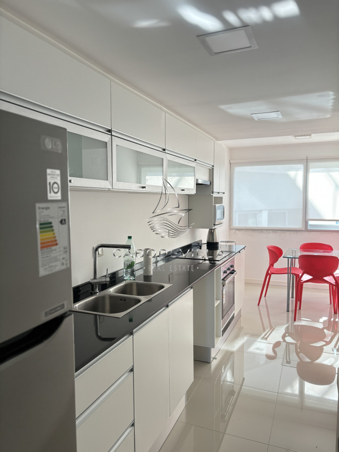 Apartamento ID.685 - Alquiler anual apartamento de 2 dormitorios primera línea de Playa Mansa 