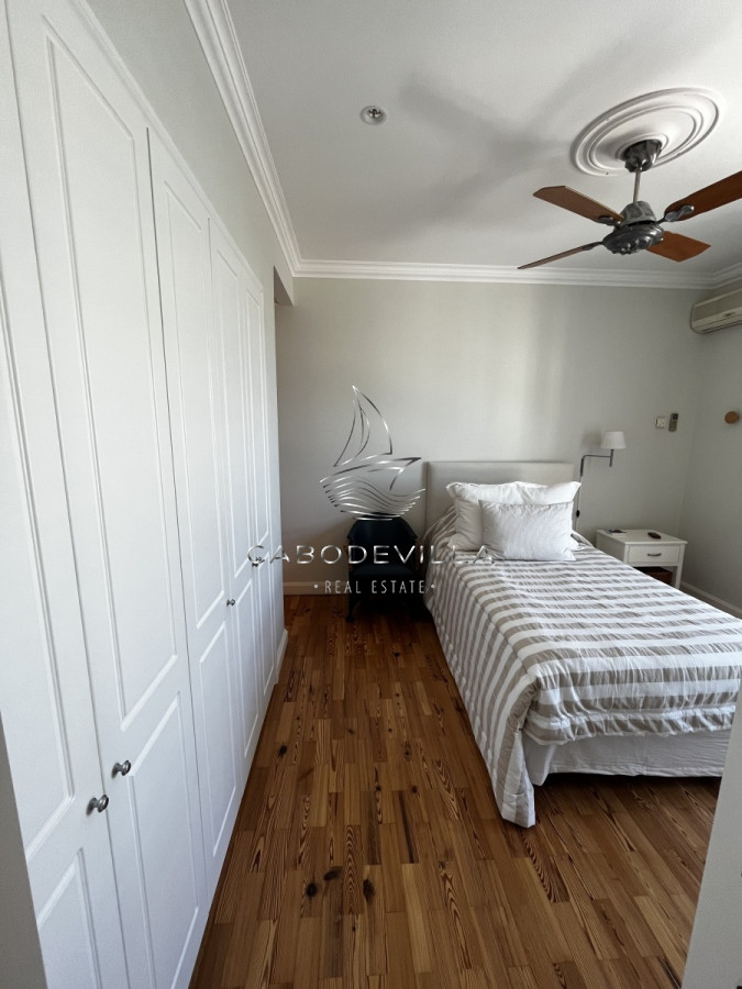 Apartamento ID.133 - En venta Penthouse de 6 dormitorios Playa Mansa 