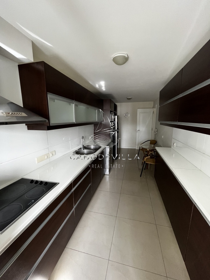 Apartamento ID.131 - En alquiler apartamento de 3 dormitorios en la brava punta del Este 