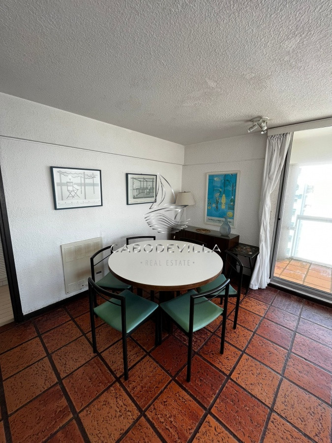 Apartamento ID.69 - En venta apartamento y alquiler anual de 2 dormitorios con vista al mar, Punta del Este 