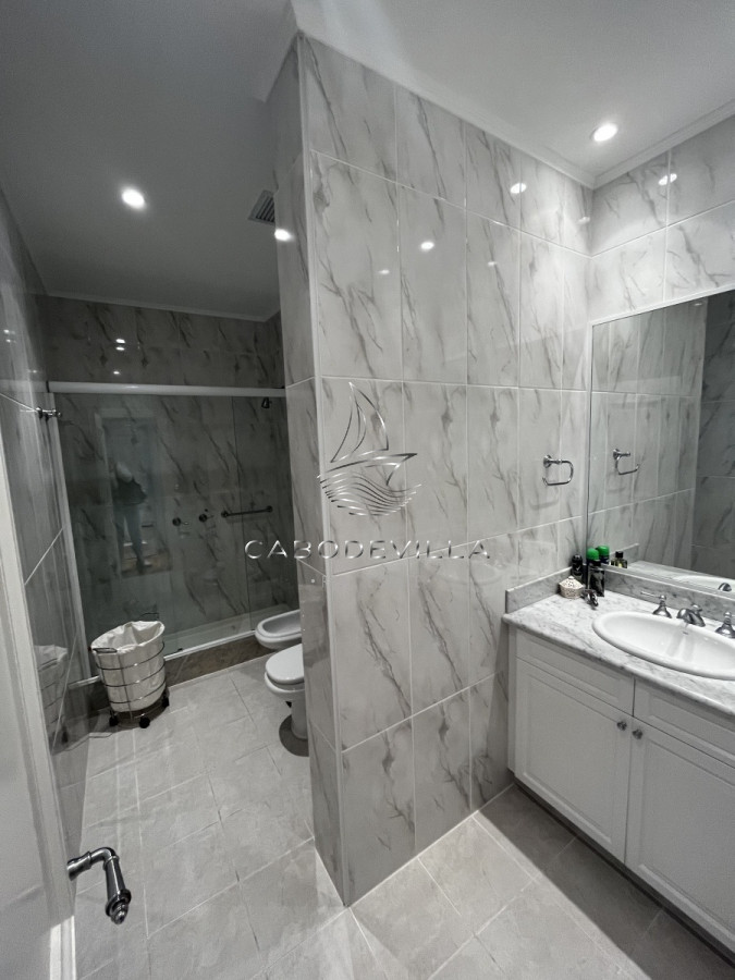 Apartamento ID.133 - En venta Penthouse de 6 dormitorios Playa Mansa 
