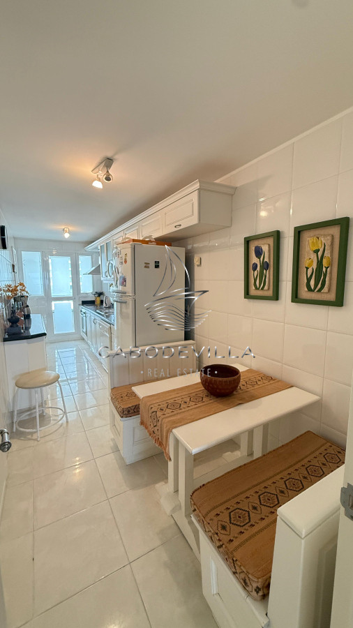 Apartamento ID.883 - En alquiler apartamento de 3 suites Punta del Este 