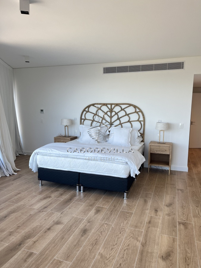 Apartamento ID.272 - En venta apartamento de 3 dormitorios mas dependencia 