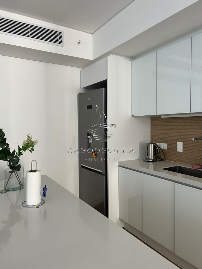 Apartamento ID.251 - En alquiler apartamento de 2 dormitorios en suite más toilette con balcón y vista al mar Playa Brava parada 9