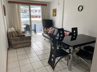 Alquiler anual y venta  apartamento de 1 dormitorio en Aidy Grill Punta del Este 
