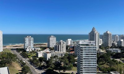Departamento de 3 dormitorios más dependencia Roosevelt Punta del Este