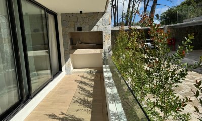 En venta y alquiler anual departamento en Punta del Este