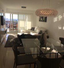 En venta y alquiler temporal departamento en Punta del Este