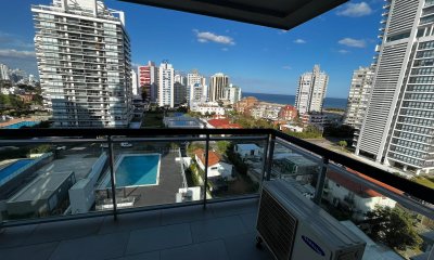 En venta apartamento de 2 dormitorios Punta del Este