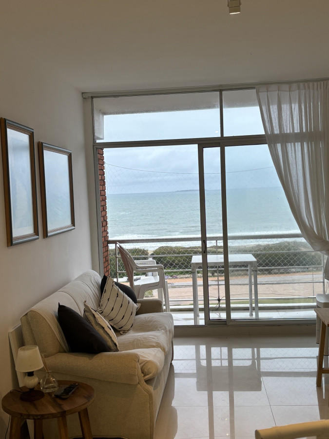 En venta apartamento de 2 dormitorios en Punta del Este 
