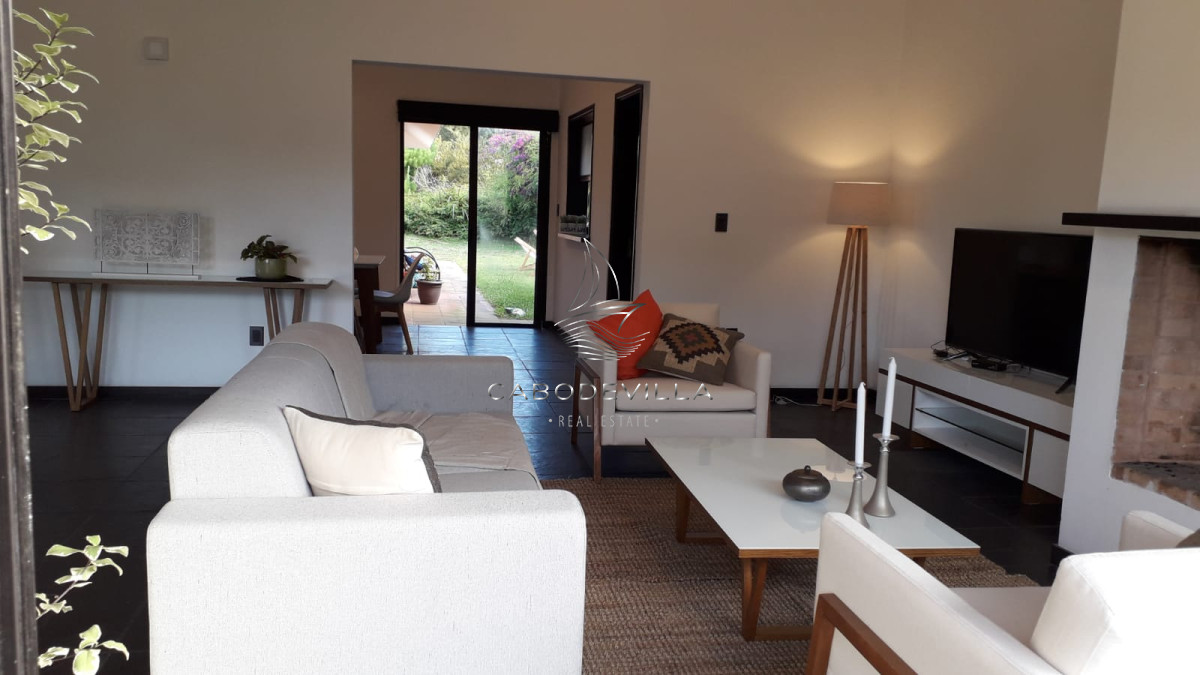 Casa ID.274 - Casa de 3 dormitorios en alquiler anual Punta del Este barrio privado 
