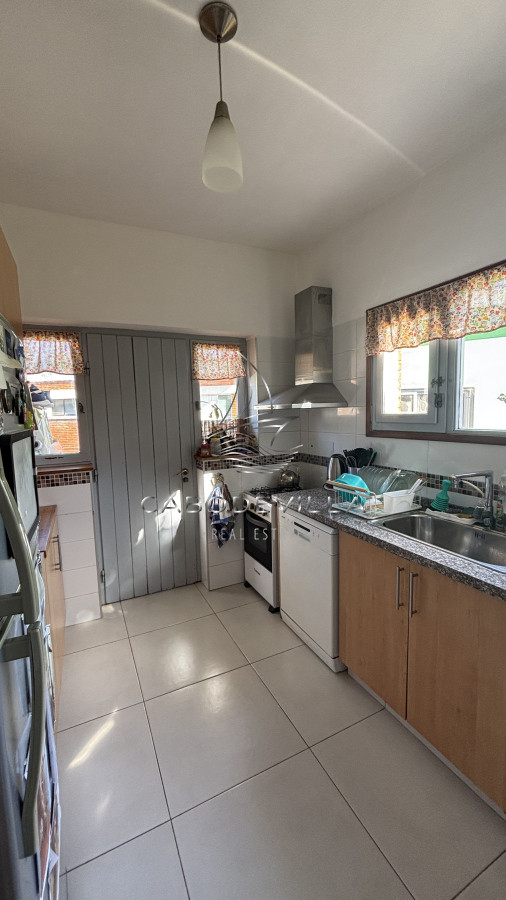 Casa ID.698 - Casa de 3 dormitorios más dependencia de servicio en alquiler anual Punta del Este 