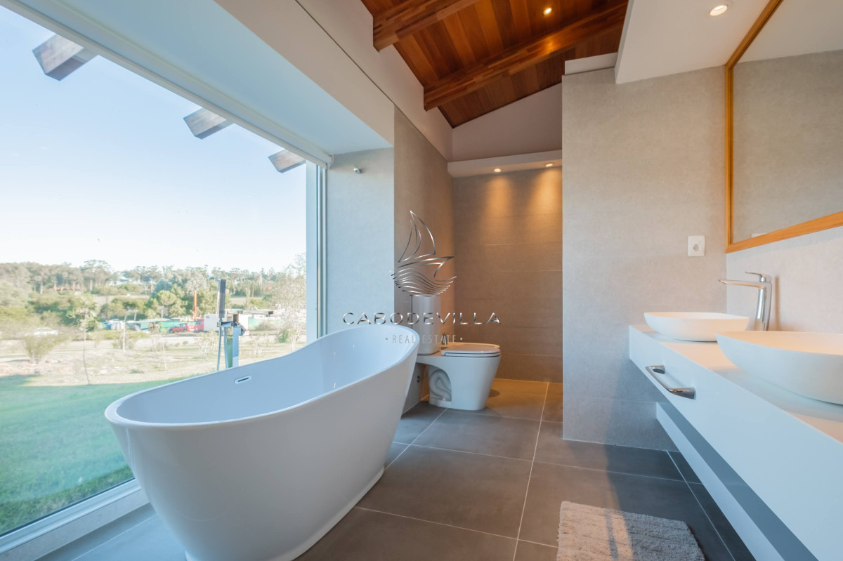 Casa ID.400 - En venta y alquiler anual casa barrio privado Punta del Este 
