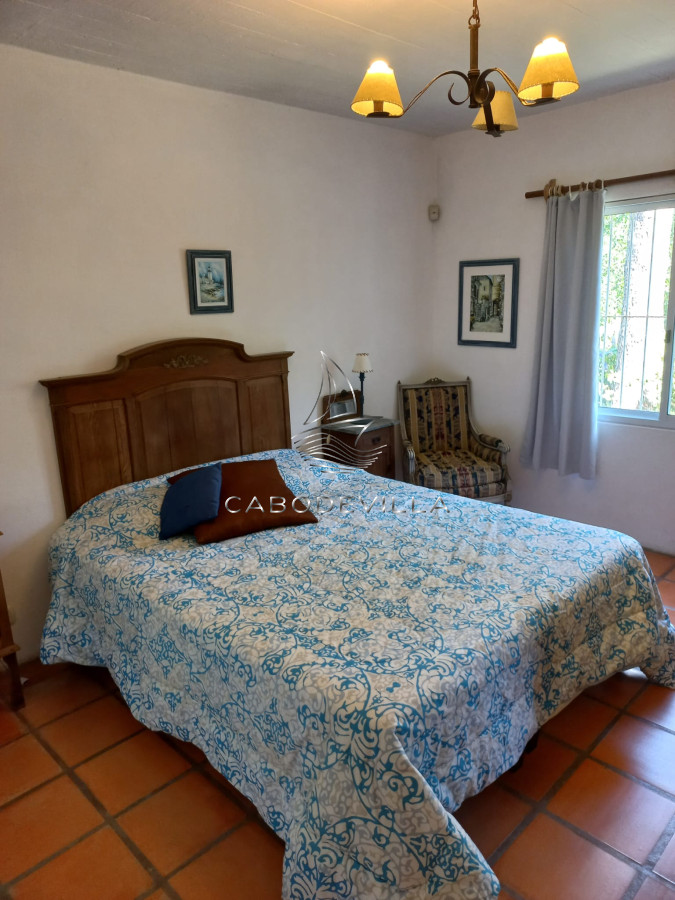 Casa ID.120 - Casa de 4 dormitorios + dependencia de servicio en alquiler Montoya la Barra