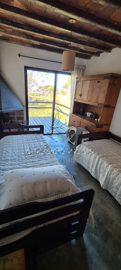 Casa ID.209 - Casa en venta y alquiler de 4 dormitorios con piscina climatizada José Ignacio Punta del Este 