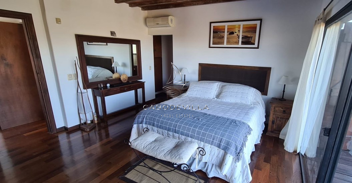Casa ID.209 - Casa en venta y alquiler de 4 dormitorios con piscina climatizada José Ignacio Punta del Este 