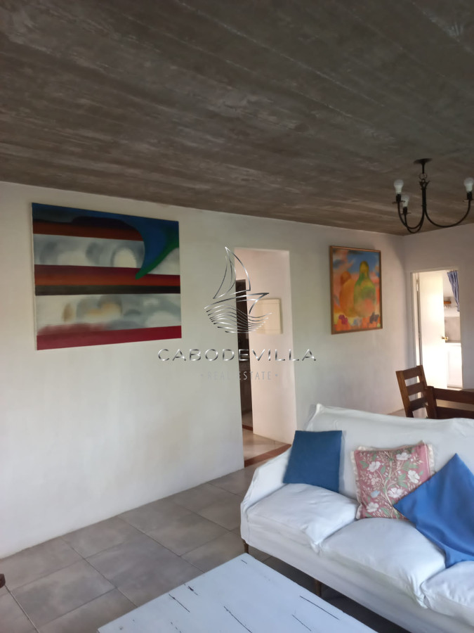 Casa ID.120 - Casa de 4 dormitorios + dependencia de servicio en alquiler Montoya la Barra