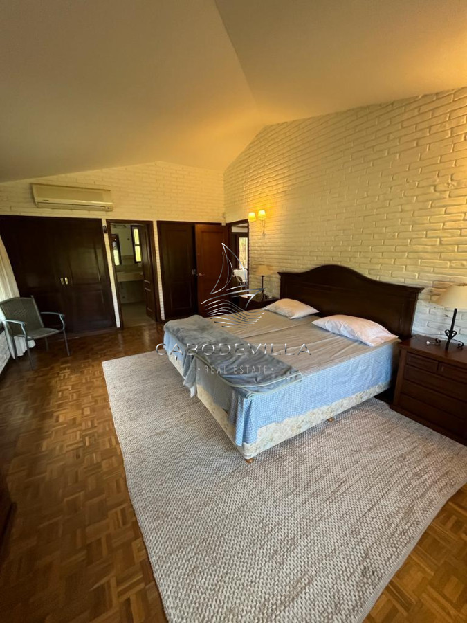 Casa ID.200 - Casa de 5 dormitorios playa brava Punta del Este 