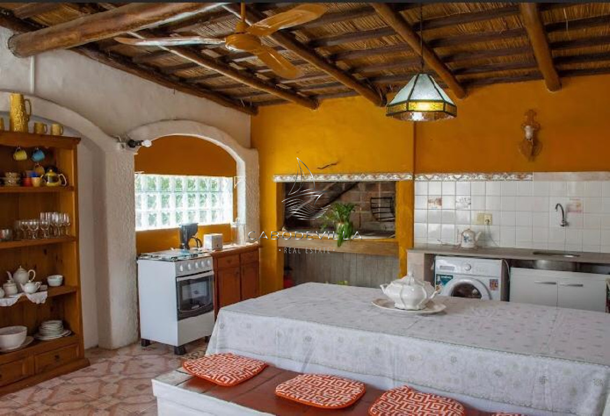 Casa ID.47 - En venta y alquiler temporal casa de 4 dormitorios, Pinares Punta del Este 