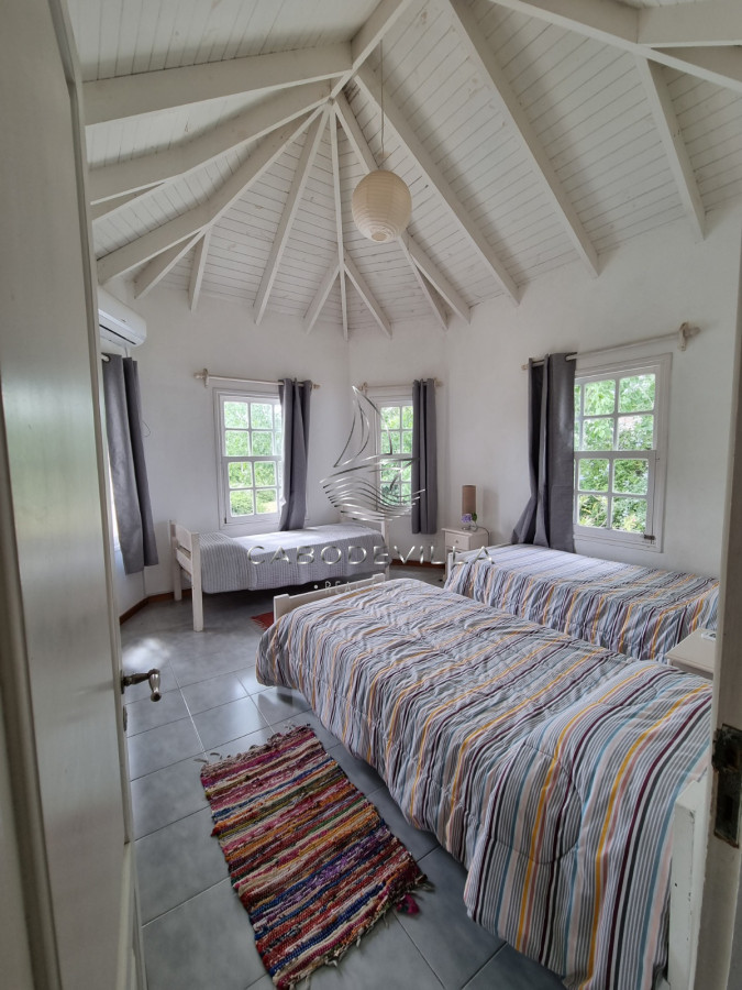 Casa ID.353 - Casa de 5 dormitorios en alquiler, La Barra