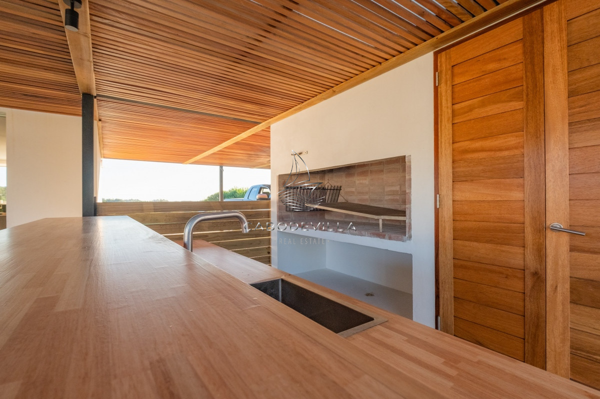 Casa ID.400 - En venta y alquiler anual casa barrio privado Punta del Este 