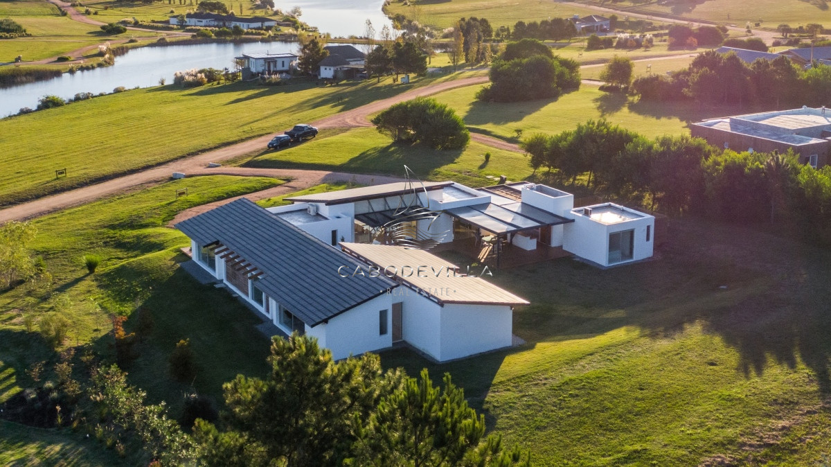 Casa ID.400 - En venta y alquiler anual casa barrio privado Punta del Este 