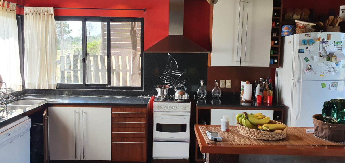 Casa ID.209 - Casa en venta y alquiler de 4 dormitorios con piscina climatizada José Ignacio Punta del Este 