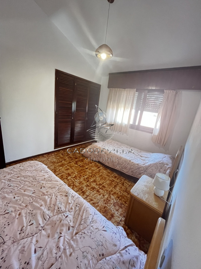 Casa ID.252 - Alquiler anual de casa de 3 dormitorios mas dependencia de servicio en Aidy Grill Punta del Este 
