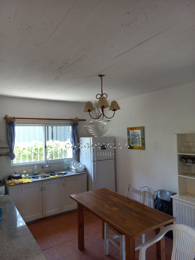 Casa ID.120 - Casa de 4 dormitorios + dependencia de servicio en alquiler Montoya la Barra