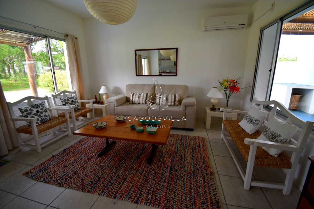Casa ID.174 - Casa de 3 dormitorios + dependencia de servicio en alquiler Punta del Este 