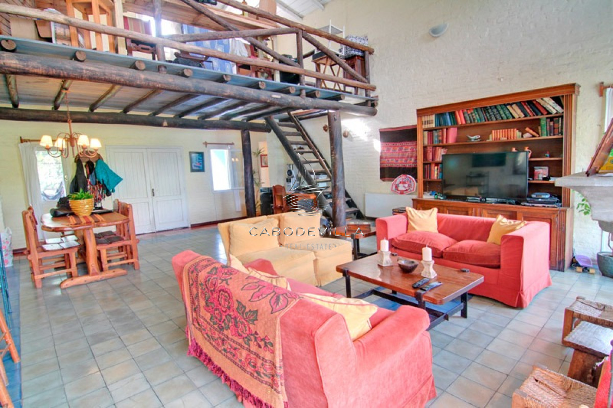 Casa ID.354 - Casa en alquiler de 3 dormitorios mas dependencia 