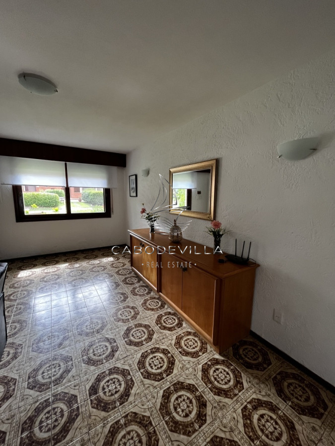 Casa ID.252 - Alquiler anual de casa de 3 dormitorios mas dependencia de servicio en Aidy Grill Punta del Este 
