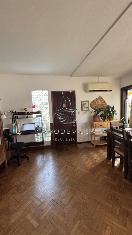 Casa ID.698 - Casa de 3 dormitorios más dependencia de servicio en alquiler anual Punta del Este 