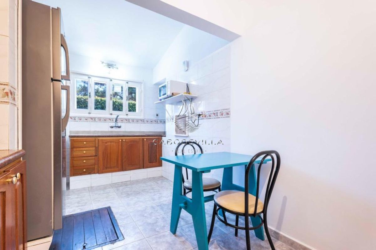 Casa ID.407 - En alquiler casa de 3 dormitorios más dependencia de servicio Punta del Este 