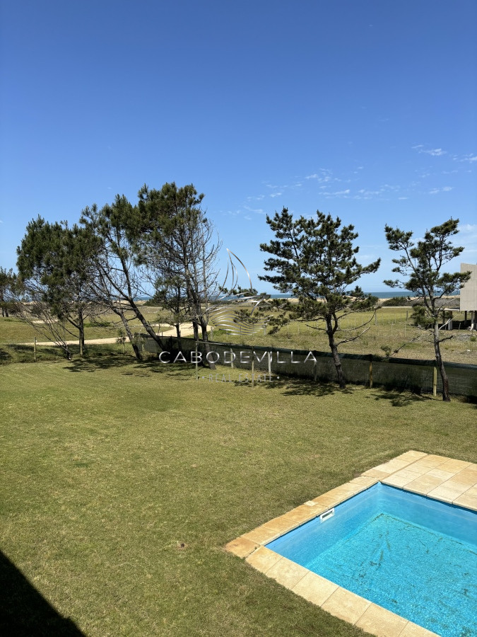 Casa ID.209 - Casa en venta y alquiler de 4 dormitorios con piscina climatizada José Ignacio Punta del Este 