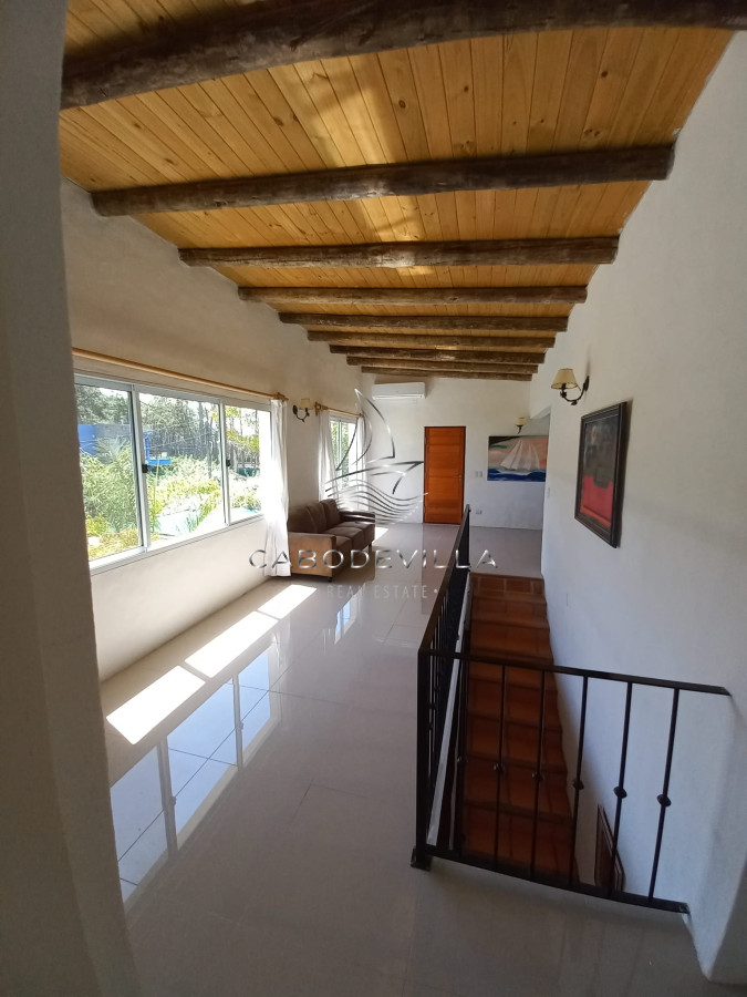 Casa ID.120 - Casa de 4 dormitorios + dependencia de servicio en alquiler Montoya la Barra