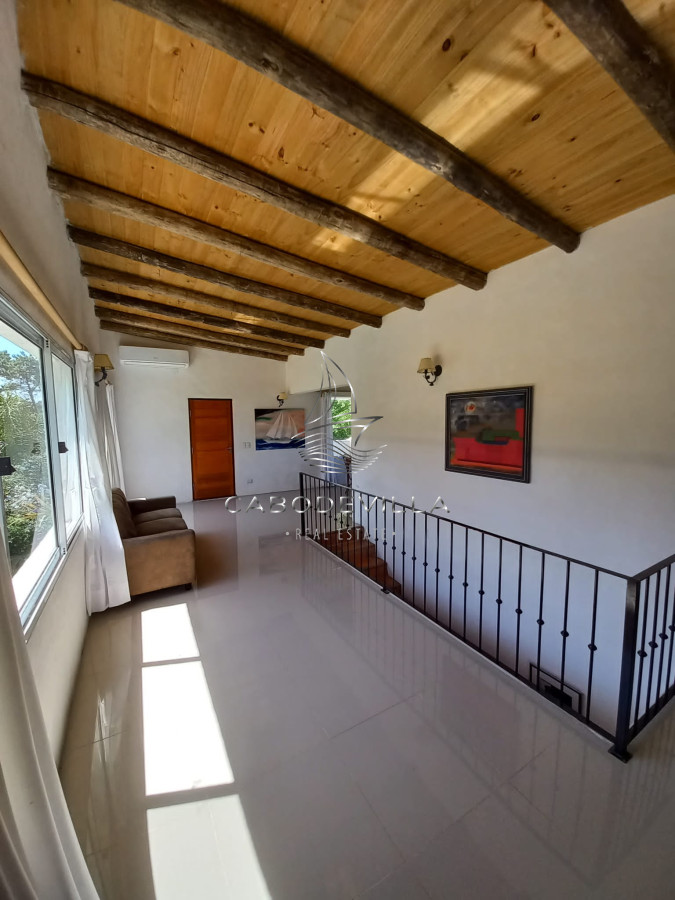 Casa ID.120 - Casa de 4 dormitorios + dependencia de servicio en alquiler Montoya la Barra