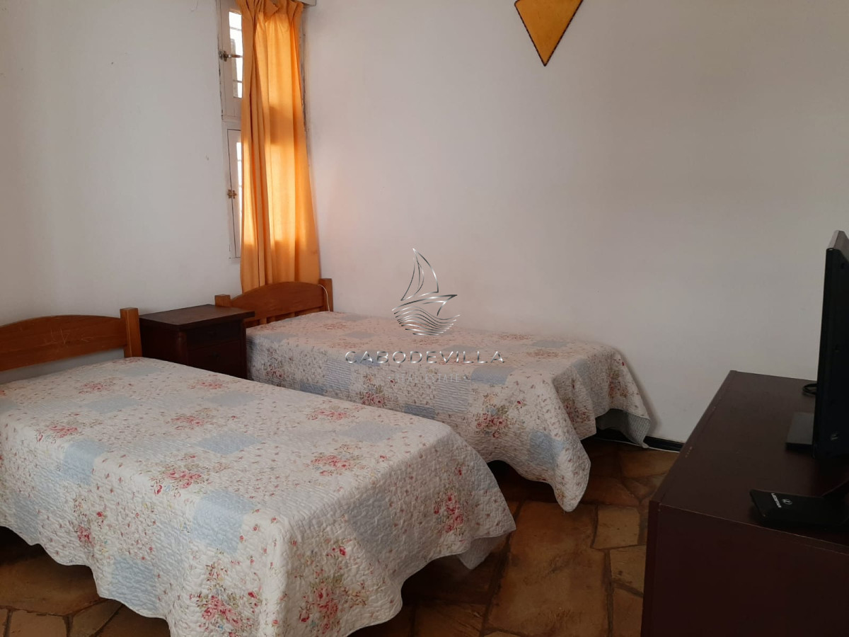 Casa ID.212 - Casa de 3 dormitorios y 2 baños, playa mansa Punta del Este 