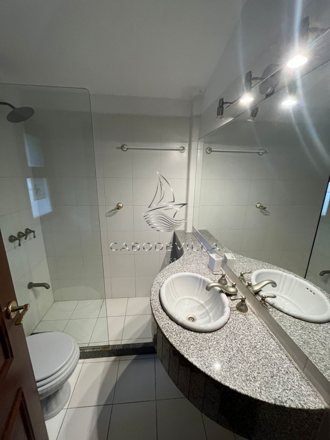 Casa ID.200 - Casa de 5 dormitorios playa brava Punta del Este 