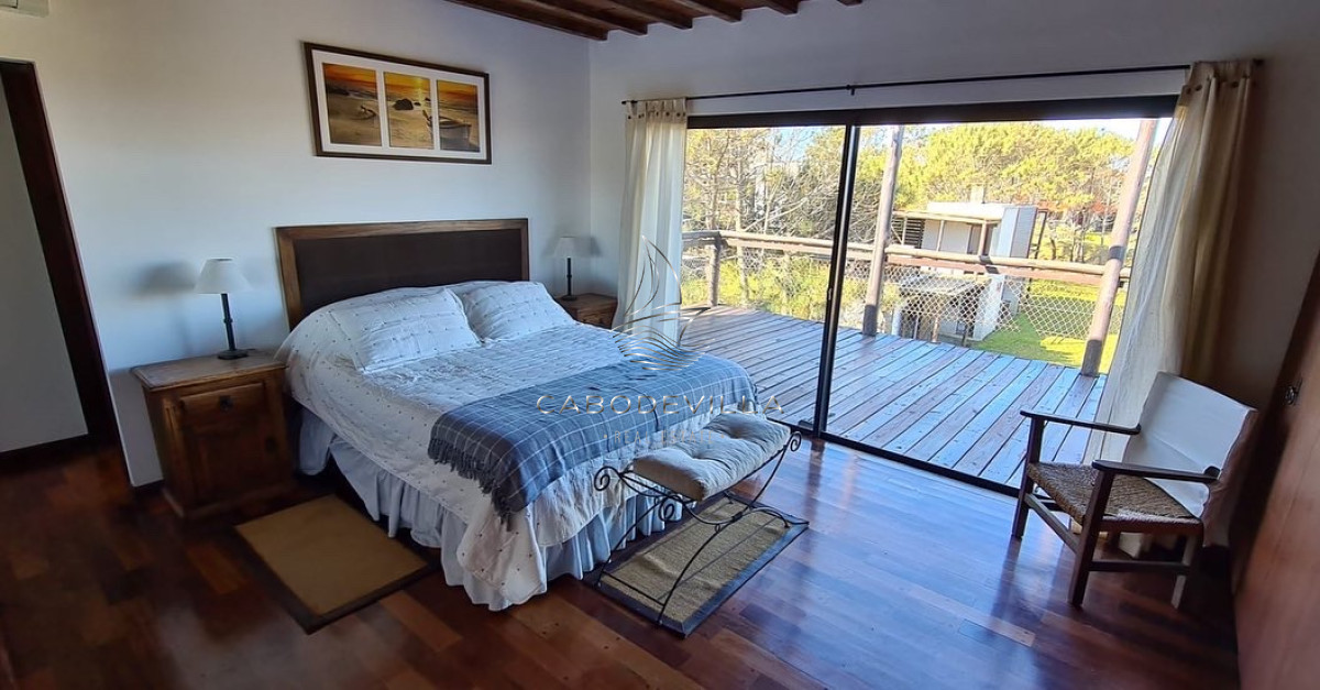 Casa ID.209 - Casa en venta y alquiler de 4 dormitorios con piscina climatizada José Ignacio Punta del Este 