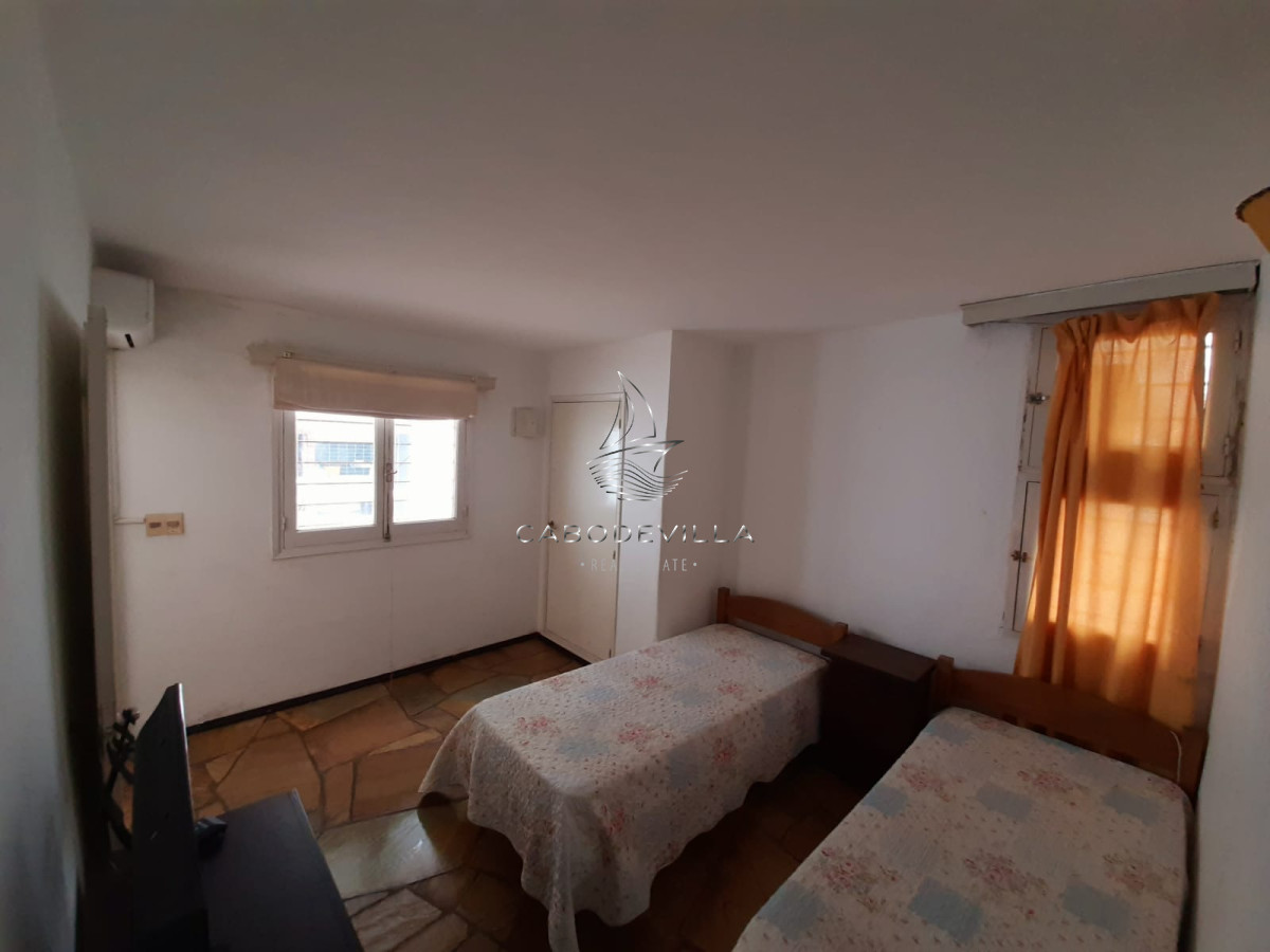 Casa ID.212 - Casa de 3 dormitorios y 2 baños, playa mansa Punta del Este 