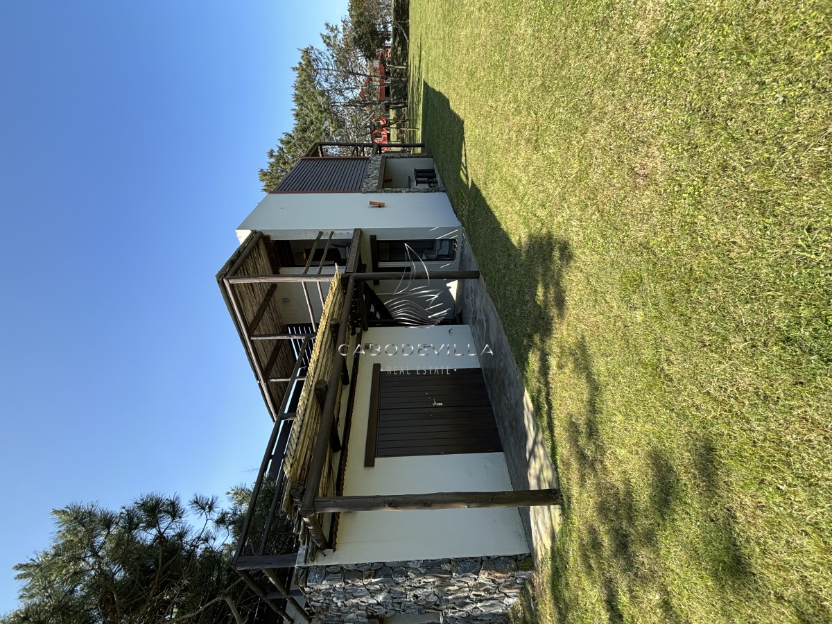 Casa ID.209 - Casa en venta y alquiler de 4 dormitorios con piscina climatizada José Ignacio Punta del Este 